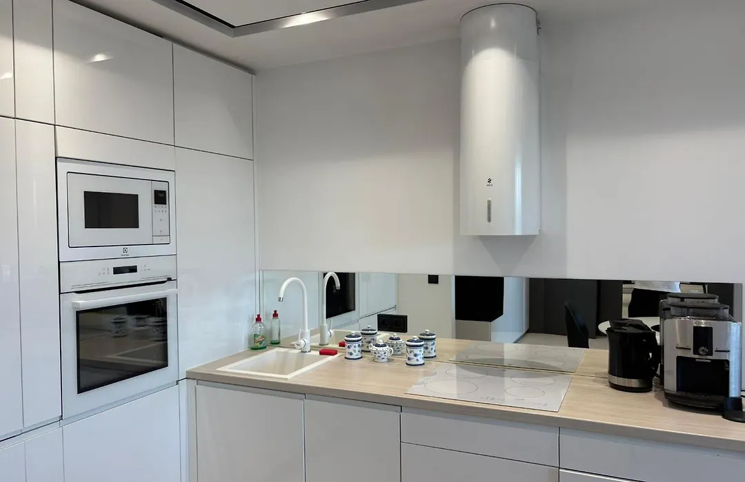 Beautiful Apartment With Air Conditioning, Balcony And Underground Garage-1