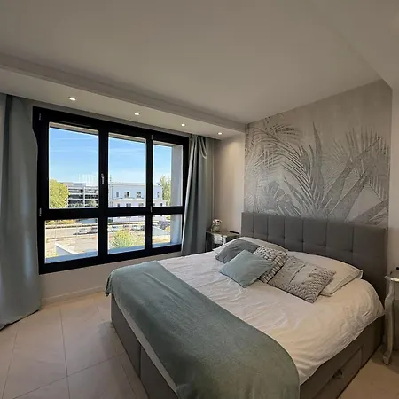 Beautiful Apartment With Air Conditioning, Balcony And Underground Garage-3